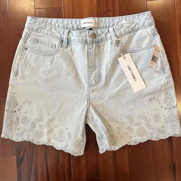 DRIFTWOOD Pants - New NWT Driftwood Light Wash Shorts Embroidery Scalloped Hem Size 29